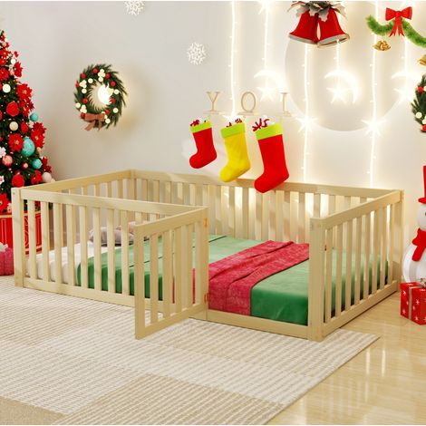 Letto a pavimento per bambini in legno massello naturale 90x200 cm con recinto di sicurezza e porticina (1/5)