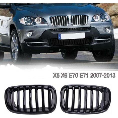 Coppia di griglie anteriori per cofano, nere lucide, per modelli BMW X5, X6, E70 ed E71 dal 2007 al 2013. Codici ricambio: 51137157687 e 51137157688.