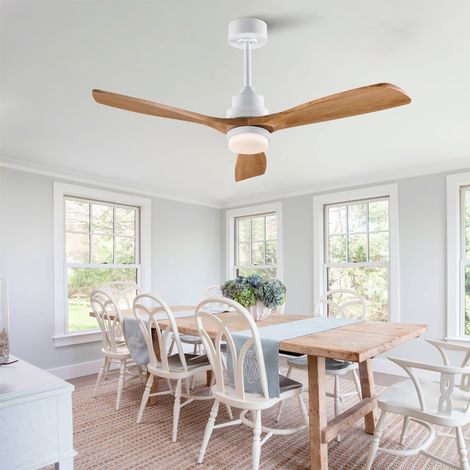 Ventilateur de plafond 132 cm (52 pouces) avec éclairage LED, télécommande, variateur, pales bois massif, mémoire, moteur CC silencieux, bois naturel