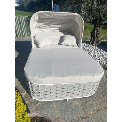 Sunlounge Agapanthus con struttura in alluminio bianco e cuscini grigio chiaro (1/3)