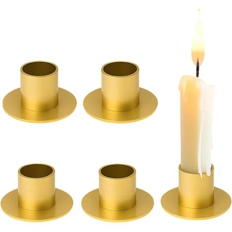 elegantes candelabros dorados en forma de cono, utilizados para decoraciones de bodas, cenas y fiestas, y como centro de mesa en la mesa del comedor. (1/5)
