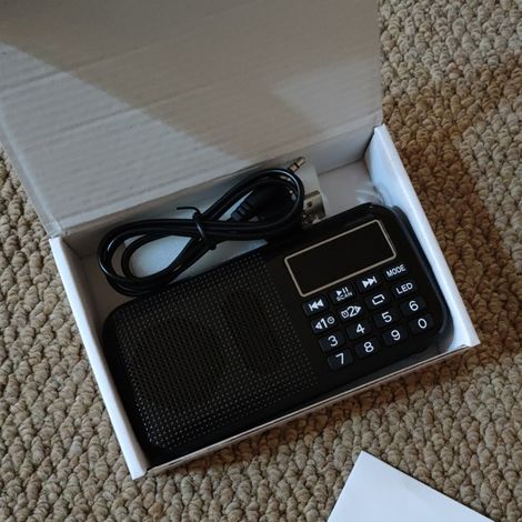 Black Portable Digital Radio Speaker, Rechargeable Battery Powered, 13.5cm (W) x 2.5cm (D) x 6.5cm (H) (1/5)
