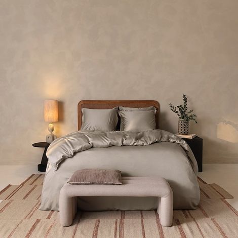 Housse de Couette en Satin de lyocell Lyocell Taupe - Parure de Lit Douce et Thermorégulatrice - PANGIVO