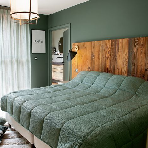 Jeté de lit effet froissé 250x260 cm – 100% polyester – Couleur verte – Aspect texturé gaze de coton – Entretien facile – Linder (1/4)
