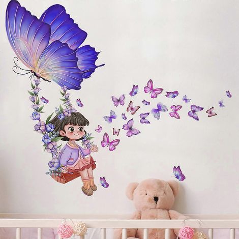 Adorables stickers muraux représentant une petite fille sur une balançoire et un papillon violet, en vinyle amovible, pour chambre d'enfant ou salon. (1/5)