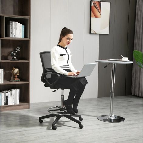 Silla de oficina ergonómica de malla negra con soporte lumbar, altura regulable y reposapiés, 68x66x100–120 cm (1/5)