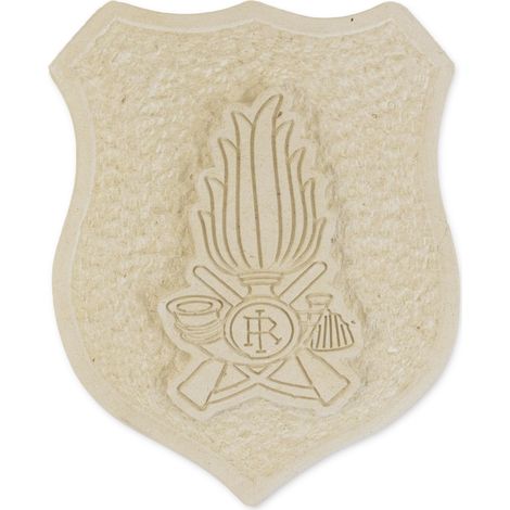 Statuetta Crest Guardia di Finanza Scudetto in Pietra Leccese 18,5x21 cm (1/4)