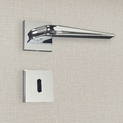 Poignée de porte design à clé finition aspect chrome brillant Lara - KATCHMEE