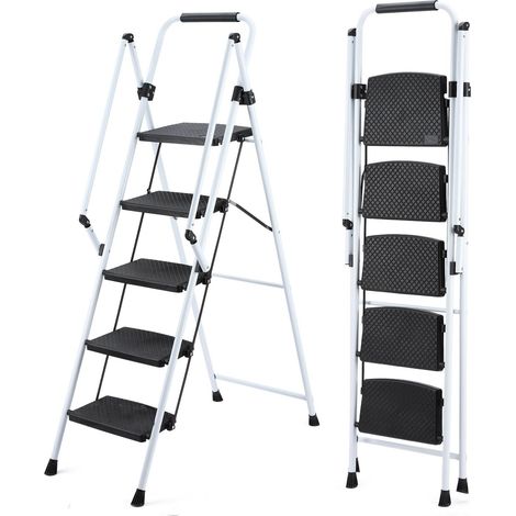Échelle pliante en acier avec larges pédales antidérapantes et poignée de sécurité antidérapante. Échelle portable légère (150 kg) en acier blanc, 5 marches.