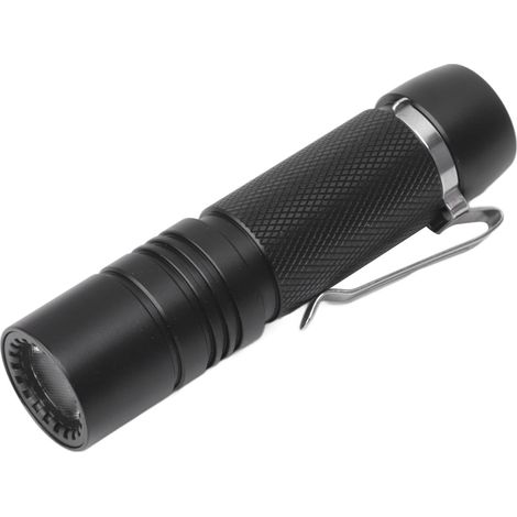 Wiederaufladbare Mini-Taschenlampe mit 700 lm superheller LED, klein, ideal für den täglichen Gebrauch beim Camping und Wandern. (1/5)