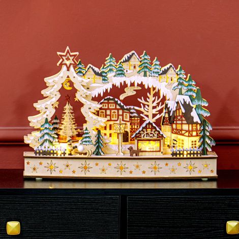Village de Noël lumineux en bois naturel, décor animé avec 20 LED, paysage hivernal enneigé, dimensions 45L x 12l x 30H cm, ensemble festif pour ambiance chaleureuse. (1/5)