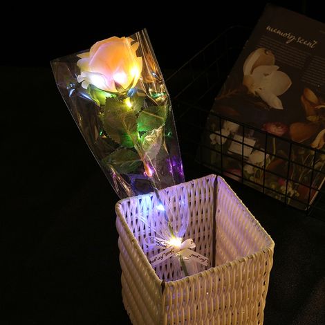 Lot de 4 roses artificielles lumineuses LED - Cadeau idéal pour femme, petite amie, grand-mère, fête des mères, Saint-Valentin, anniversaire de mariage (1/5)
