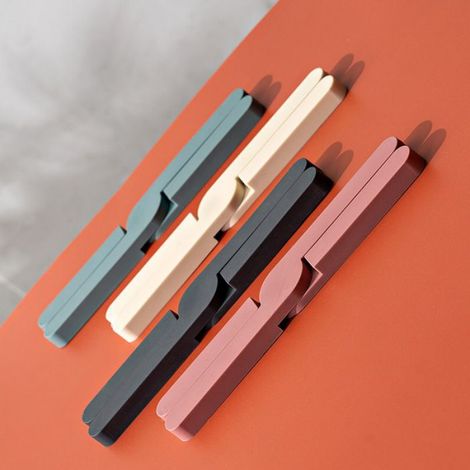 Silicone résistant à la chaleur pour poêles casseroles et récipients chauds – Protège les surfaces et tables en bois (1/4)