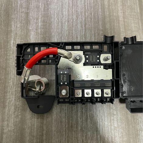 84499606 25918134 Cadillac Battery Fuse Box 20914309