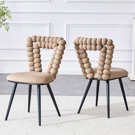 Lot de 2 chaises de salle à manger velours camel,dossier découpé triangulaire,pieds métal noir,pour salle à manger et intérieur chic.