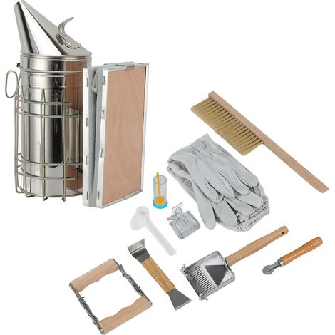 Set mit 10 Imkerwerkzeugen für den Stocksmoker: Rahmenklemme, Seidenbürste, Rahmenheber, Edelstahlsmoker, Königinnenklemme, Drahtrolle, Handschuhe, Marker, Honiggabel, Tränke. (1/5)