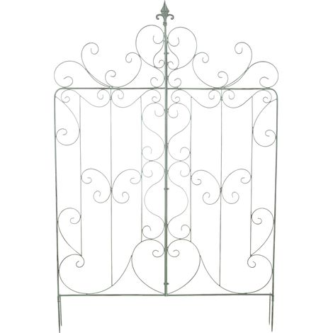 Décoration extérieure dans le design rustique en métal avec différentes détails de couleurs colore : Vert antique