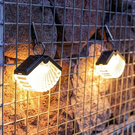 Deux veilleuses solaires d'extérieur, adaptées aux jardins et pouvant être utilisées pour la décoration de balcons, jardins et terrasses. (1/4)
