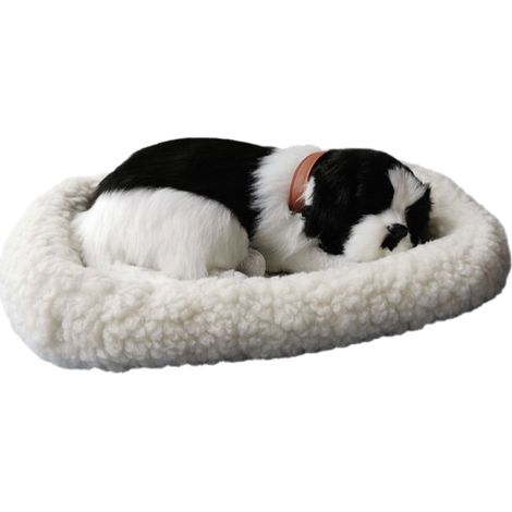 Des chiens en peluche endormis, d'adorables poupées en peluche qui respirent et des jouets pour chats qui ronronnent : parfaits pour la décoration des chambres d'enfants. (1/5)