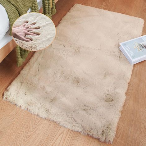 Tapis Chambre Beige Fausse Fourrure 60x90 cm Tapis Moelleux Salon Lavable Doux Poil Ras Duveteux Petit Beige Fluffy Rug Deco Rectangulaire (1/5)