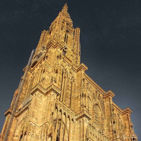 Tableau sur toile cathédrale de Strasbourg dorée 45x45 cm - Impression sur Toile Murale Décorative - Image imprimée en HD sur Toile - Toile sur Châssis en Bois FSC - Fabriqué en France (1/5)