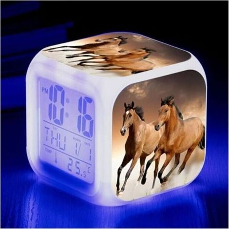 Réveil lumineux LED pour enfants – Alarme silencieuse avec lumière colorée – Cordon d'alimentation ou piles AAA – Cadeau d'anniversaire (1/3)