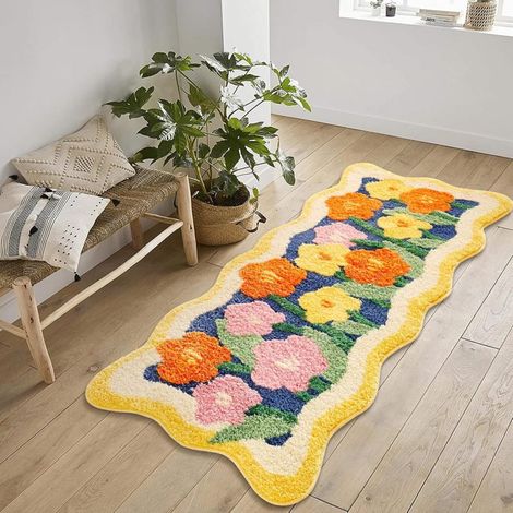 Felpudo largo, antideslizante y lavable de terciopelo, de estilo bohemio con estampado de margaritas naranjas, ideal para baños, cocinas o mesitas de noche. Color: [Insertar color]. (1/5)