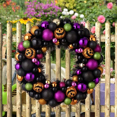 Einzigartiger, gruseliger Halloween-Zwiebelpuderkugel-Kranz zum Aufhängen für eine stimmungsvolle Spukhaus-Atmosphäre (1/4)