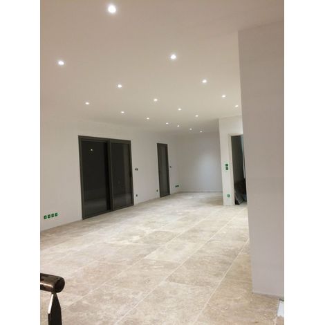 Carrelage travertin crème vieilli 61x91cm – Surface texturée pour adhérence – 1 m² – Pour sols extérieurs élégants