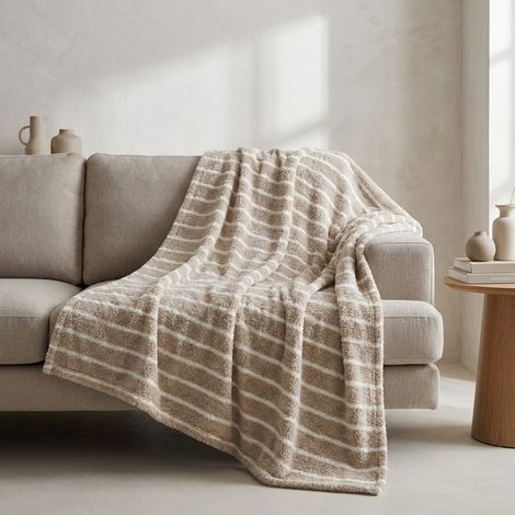 Lucy Classic Striped Comfort Throw (1/2)