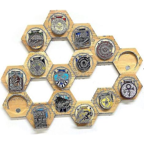 1 présentoir à médailles hexagonal en bois, structure alvéolée, poinçon gratuit (1/5)