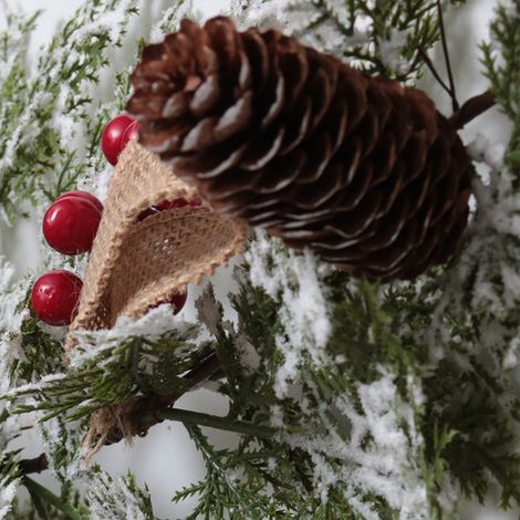 1,8 Meter lange Weihnachtsdekoration aus PE-Rattan mit künstlichem Schneeeffekt, für Hotels, Schaufenster, Türen und als Schmuck. (1/5)