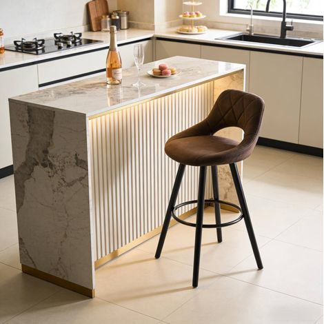 Sgabello da bar ergonomico con schienale, gambe in legno massiccio, tessuto, marrone scuro (1/5)