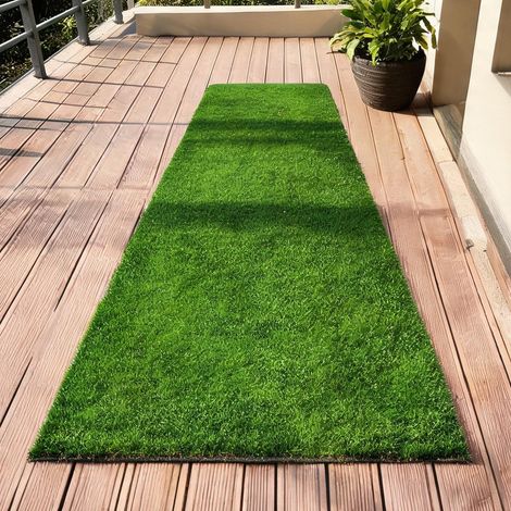 Tapis de sol extérieur imitation gazon 1 m x 3 m résistant aux UV (1/5)