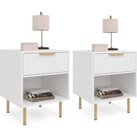 Idmarket – Lot de 2 tables de chevet 1 tiroir – Niche effet lattes – Dimensions 40x40x50 cm – Couleur blanc et doré – Pieds en métal 14 cm