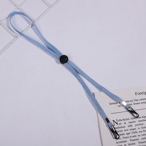 Verstellbares und abnehmbares winddichtes Hutband mit spiralförmiger Sicherungsschnur, Clips und Erweiterungssystem. Blau