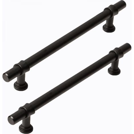Zwei mattschwarze Griffe für Schränke, Küchen und Schubladen. Lochabstand: 96 mm. Gefertigt aus einer Aluminium-Zink-Legierung. Schrauben sind im Lieferumfang enthalten.