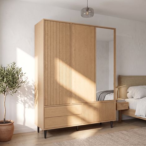Armoire de Chambre 3 Portes avec Miroir 135x45x200cm - Dressing Penderie Moderne Aspect Chêne avec 3 Tiroirs, 4 Étagères et Tringle Solide (1/5)