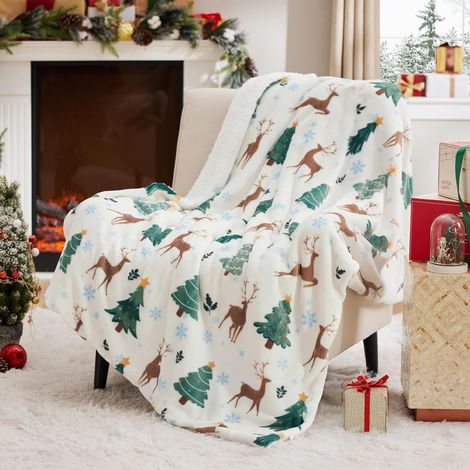 Couverture de Noël avec motif rennes 127 x 152 cm - Plaid doux et chaud pour canapé, lit, décoration intérieure et cadeau de Noël (1/5)