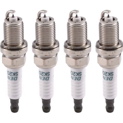 Quatre bougies d'allumage compatibles avec les moteurs 4Runner, Camry, Celica, ES300, GS300, 350 et 400. Références : 90919-01210, 9091901210 (1/3)