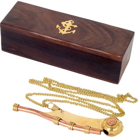 Silbato de contramaestre de latón con cadena y caja de madera