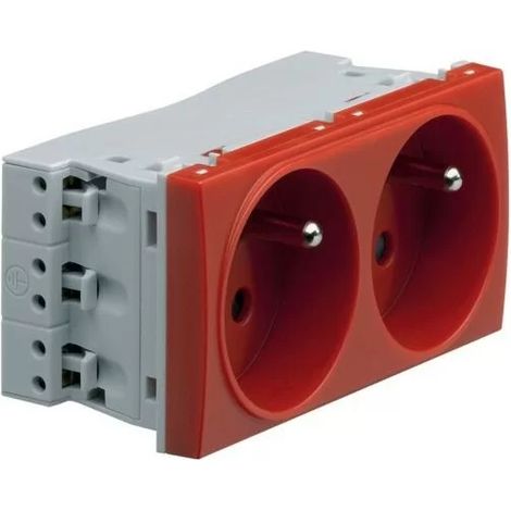 Hager WS132 Socket 2P+E 16A Systo 2 mod. special chute