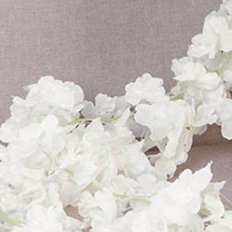 Guirlande de fleurs de cerisier artificielles (256 fleurs) de 1,8 m, blanche, idéale pour décorer la maison, la chambre, un mariage ou une fête au printemps. (1/5)