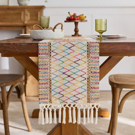 Grille colorée 30x260cm Chemin de table en coton vert à pompons, motif ajouré noué, nappe de cuisine de style campagnard.