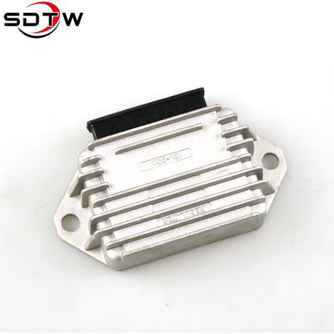 Motorcycle three-pin rectifier voltage regulator suitable for Piaggio 161639 (1/5)