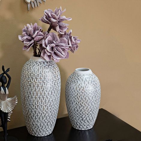 Vaso Banatano, Disegni con Linee Geometriche, Colore Struttura Bianco, Argento