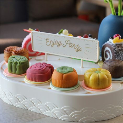 Drehbarer Cupcake-Automat, automatischer drehbarer Präsentationsständer mit schwenkbarem Tablett, ideal für Kindergeburtstage und Desserts. (1/3)