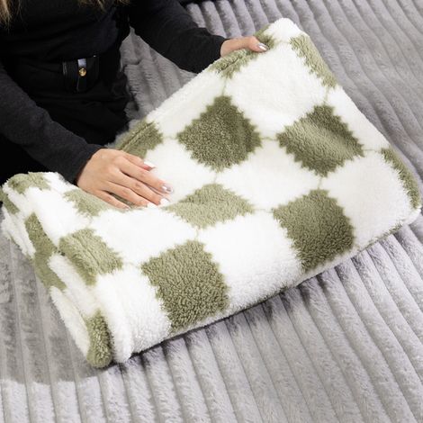 Green and White Check Plush Double-Sided Check Blanket 200cm W x 230cm D (1/5)