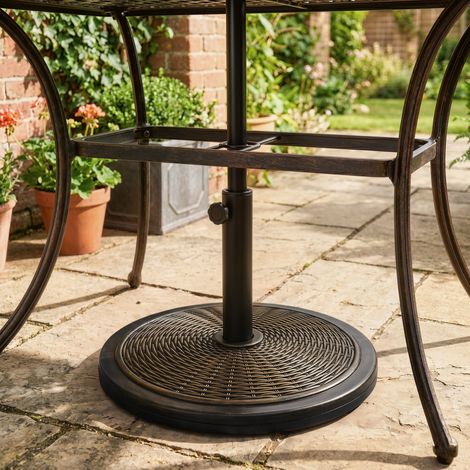 Base de parasol en béton et plastique de 14 kg avec effet Rattan Ø48x34cm, Bronze (1/5)