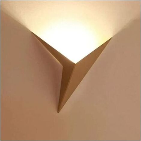 Applique Murale Interieur LED 3W, Créatif Triangle Forme Doré Lampe Murale 3000K Blanc Chaud Moderne Métal Luminaire Mural Pour Chambre Salon Esc